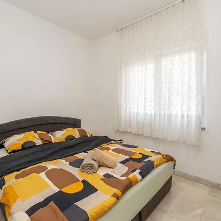 And Stipanovi Dvori Apartman Donji Karin