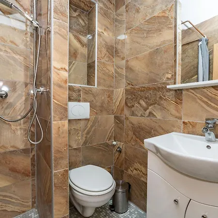 And Stipanovi Dvori Apartman *