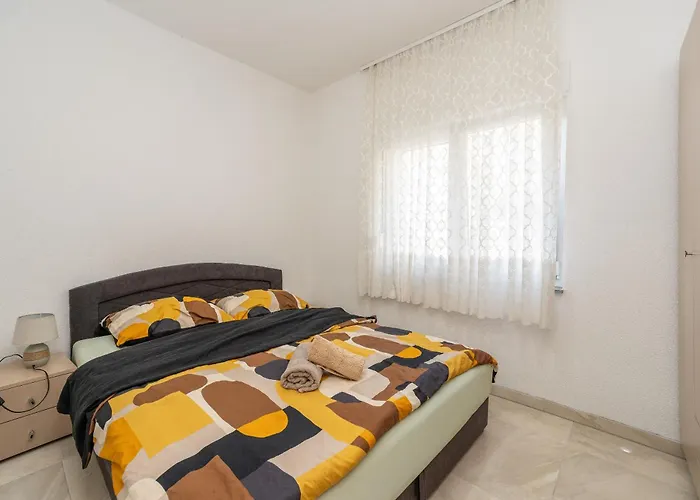 And Stipanovi Dvori Lägenhet Donji Karin