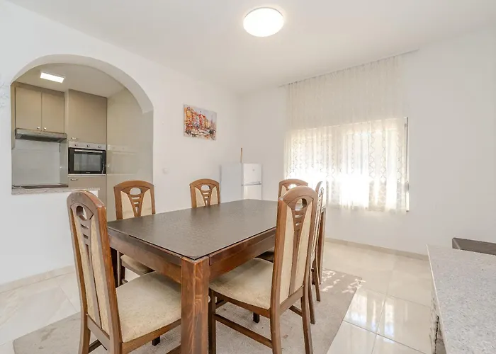 And Stipanovi Dvori *