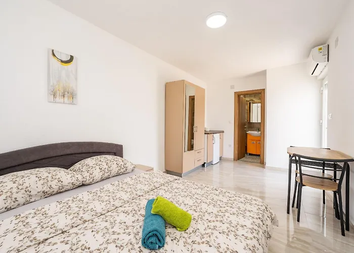 And Stipanovi Dvori Lägenhet