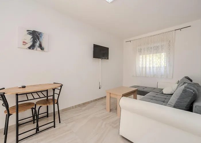 Lägenhet And Stipanovi Dvori Donji Karin