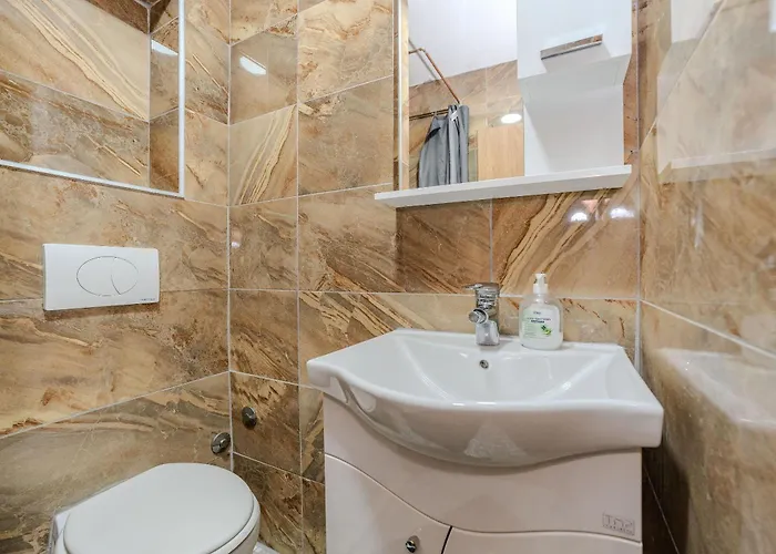 And Stipanovi Dvori Apartman Donji Karin